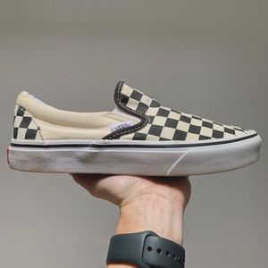 Checkered Slip-On Vans 𖦹